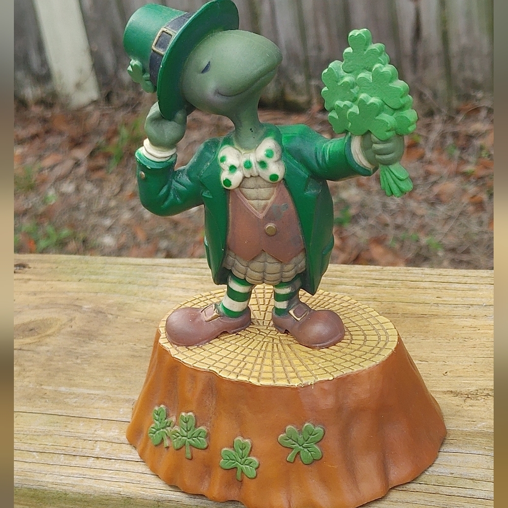 Enesco Timothy 'O Turtle Music Box